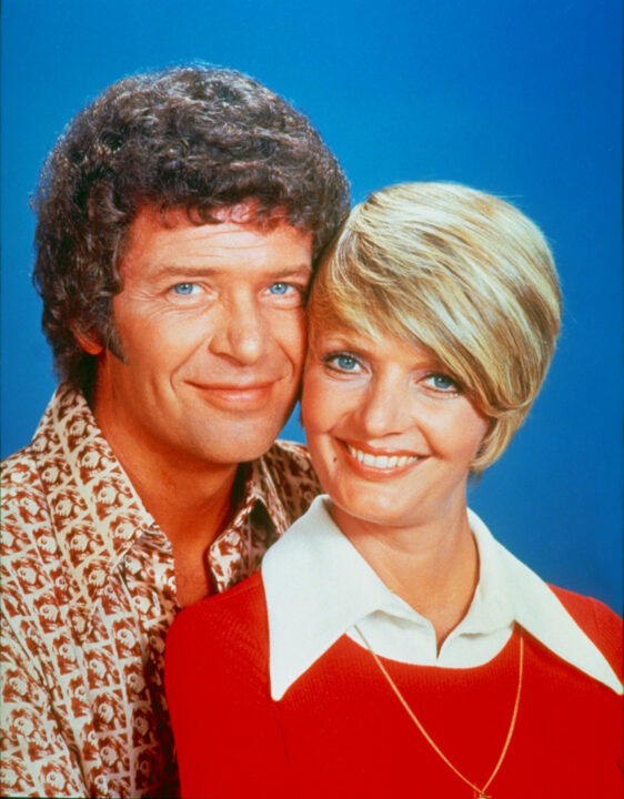 UNITED STATES - SEPTEMBER 22: THE BRADY BUNCH - Robert Reed and Florence Henderson gallery - Season Four - 9/22/72, Robert Reed (Mike), Florence Henderson (Carol) ,