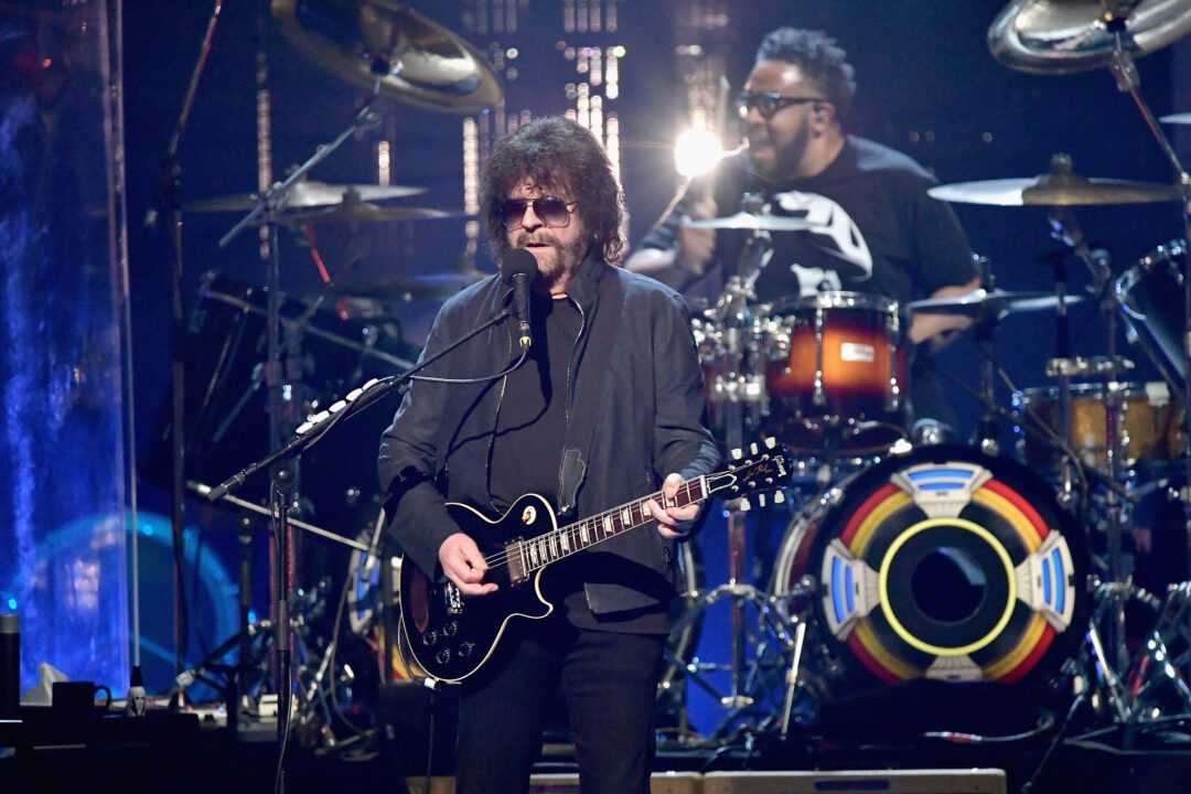 NEW YORK, NY - APRIL 07: 2017 Inductee Jeff Lynne of ELO performs onstage at the 32nd Annual Rock & Roll Hall Of Fame Induction Ceremony at Barclays Center on April 7, 2017 in New York City. The event will broadcast on HBO Saturday, April 29, 2017 at 8:00 pm ET/PT 