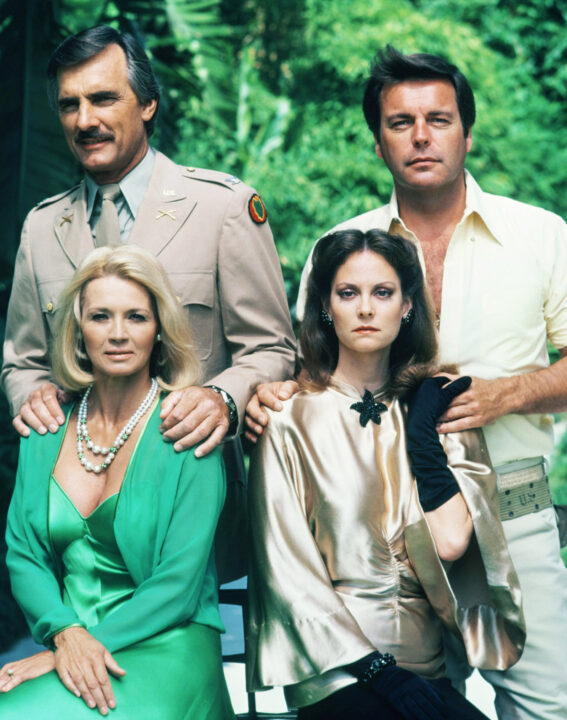 PEARL, top from left: Dennis Weaver, Robert Wagner, bottom from left: Angie Dickinson, Lesley Ann Warren, 1978