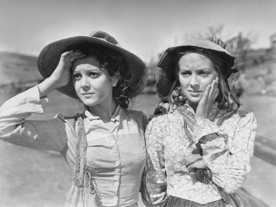 GONE WITH THE WIND, from left: Ann Rutherford, Evelyn Keyes, 1939