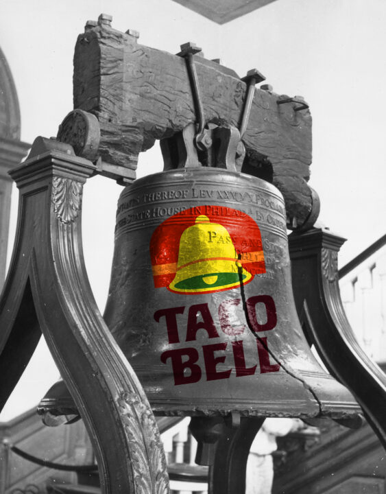 15th September 1960: The Liberty Bell at Independence Hall, where the US Constitution was written, the Declaration of Independence was accepted and where the Bell was rung to acclaim its adoption. With Taco Bell logo on it