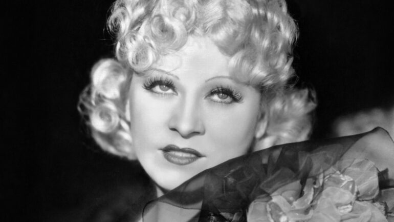 I'M NO ANGEL, Mae West, 1933