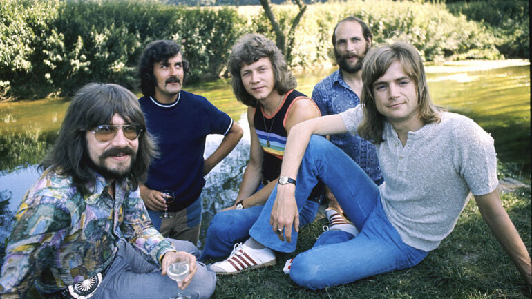 Moody Blues 1971 Graeme Edge, Ray Thomas, John Lodge, Mike Pinder and Justin Hayward in London, United Kingdom