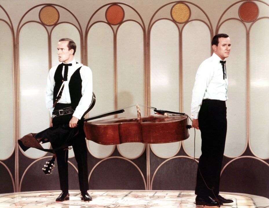 The Smothers Brothers Comedy Hour from left, Tommy Smothers (aka Tom Smothers), Dick Smothers, 1967-70 (photo ca. 1967)