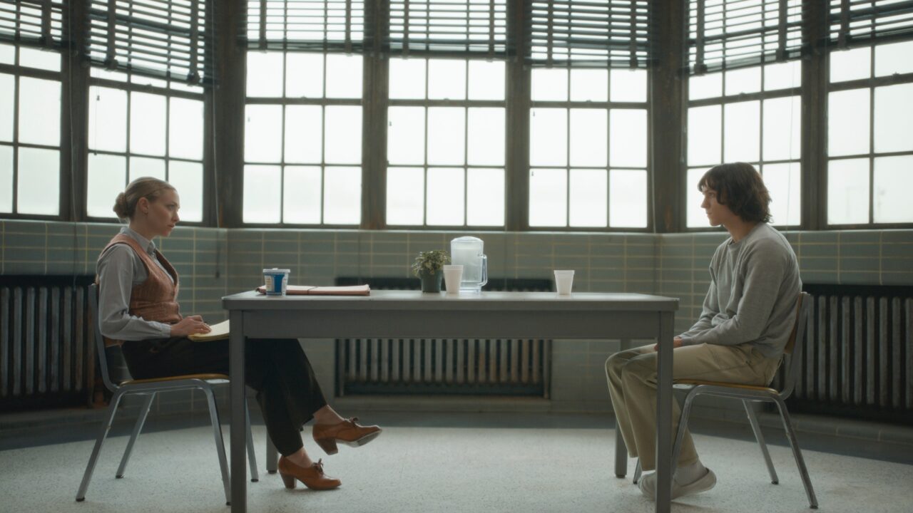 THE CROWDED ROOM, from left: Amanda Seyfried, Tom Holland, 'Savior', (Season 1, ep. 101, aired June 9, 2023).