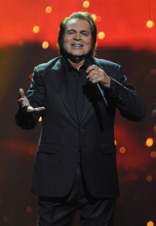 Britain's Engelbert Humperdinck performs during the Grand Final of the Eurovision 2012 song contest in the Azerbaijan's capital Baku, early on May 27, 2012. AFP PHOTO / VYACHESLAV OSELEDKO 