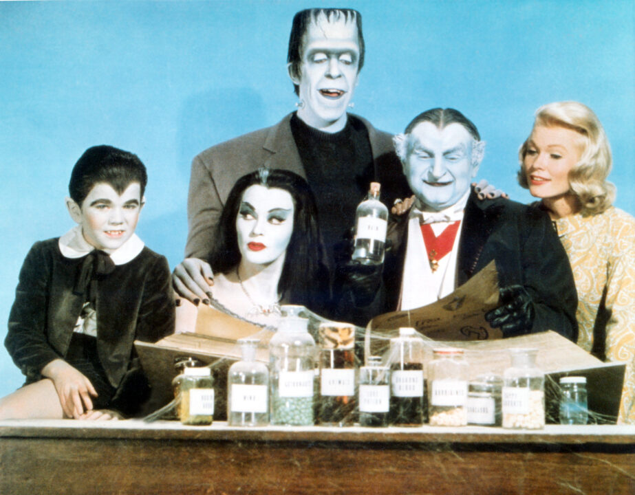 The Munsters Butch Patrick, Yvonne De Carlo, Fred Gwynne, Al Lewis, Pat Priest, 1964-66