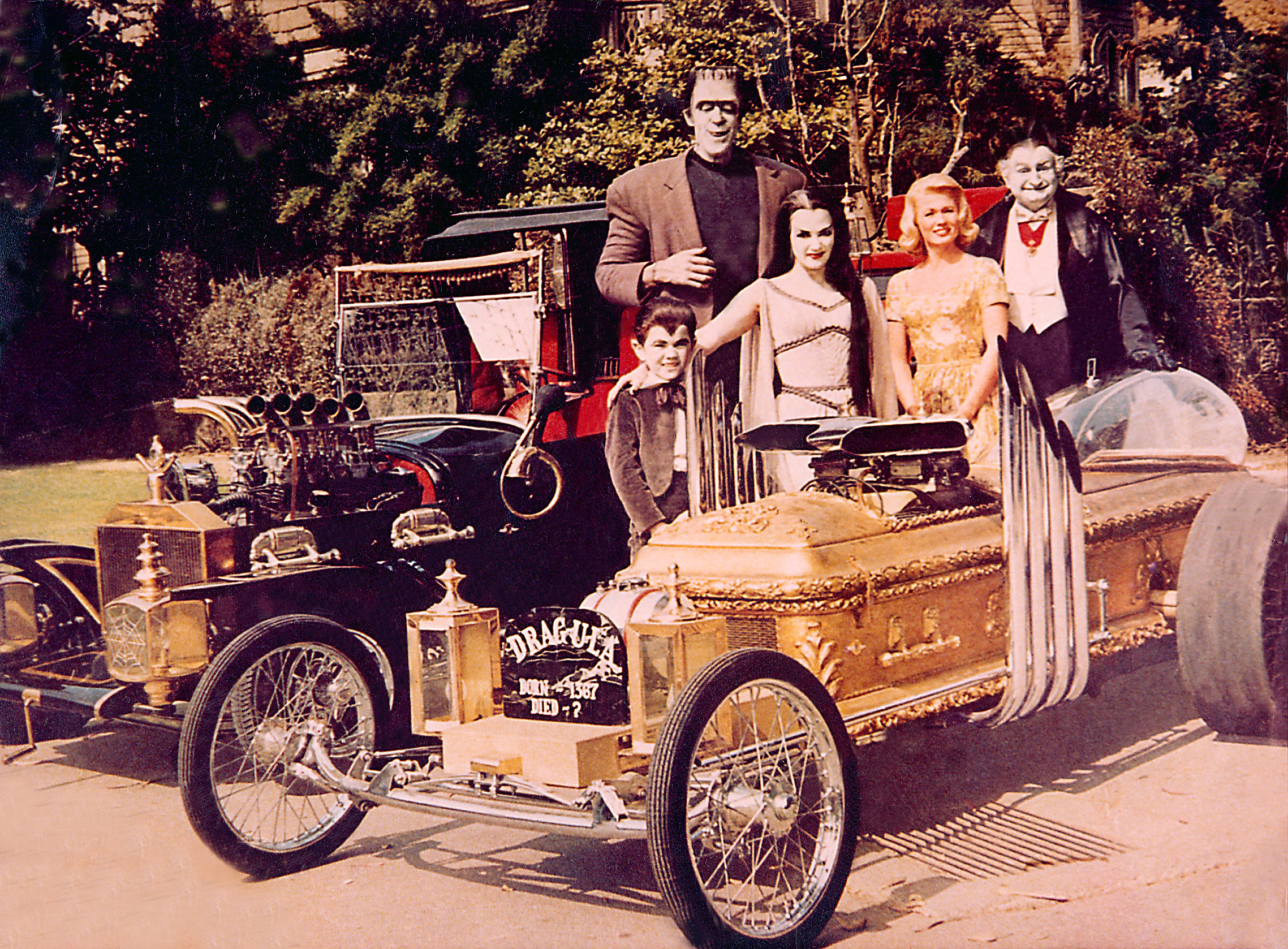 The Munsters Butch Patrick, Fred Gwynne, Yvonne De Carlo, Pat Priest, Al Lewis, 1964-66