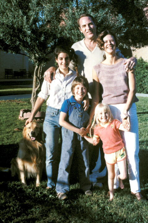 POLTERGEIST, Dominique Dunne, Craig T. Nelson, Oliver Robins, JoBeth Williams, Heather O'Rourke, 1982,