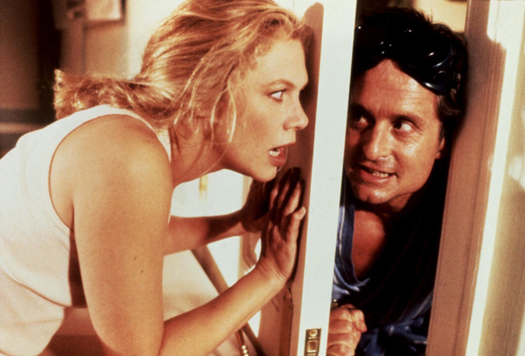 THE WAR OF THE ROSES, Kathleen Turner, Michael Douglas, 1989.