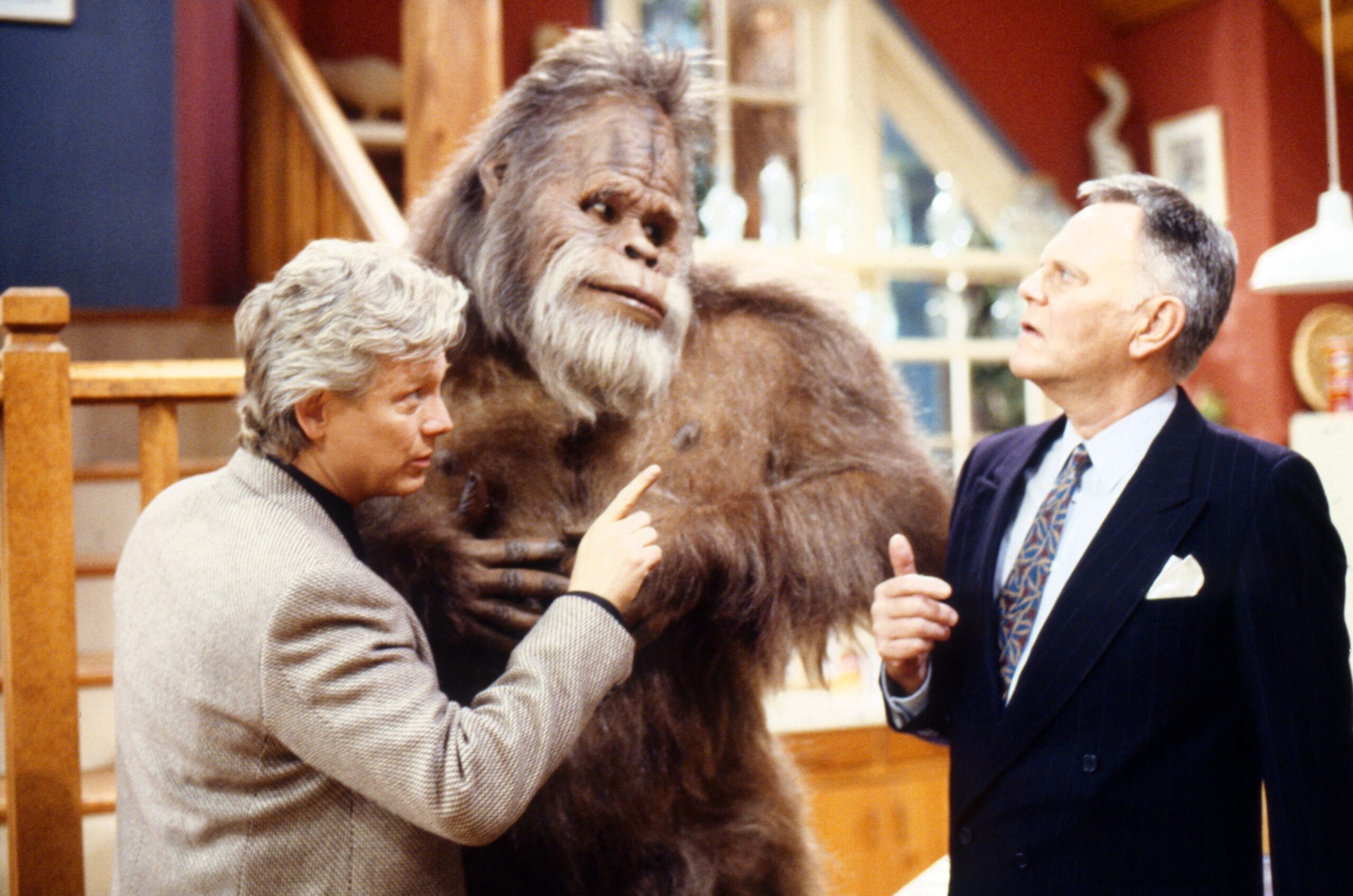 Harry and the Hendersons Bruce Davison, Dawan Scott, as Harry, Dick Sargent, season 2, ep. 21, aired 4/25/1992, 1991-1993
