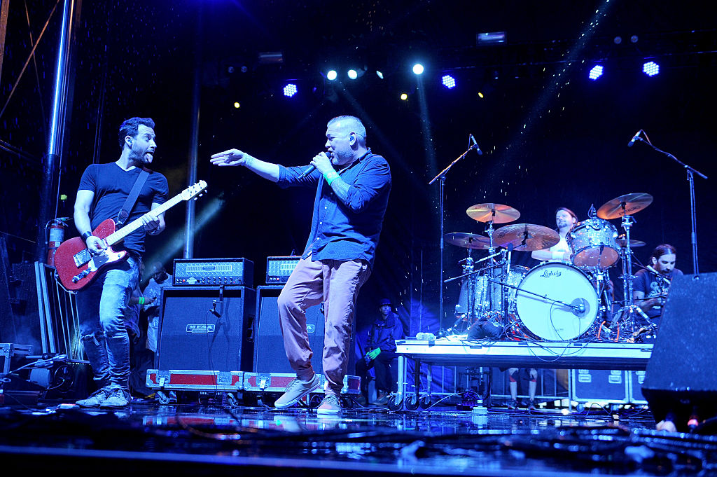 Steve Harwell of Smash Mouth performs at 90sFEST Pop Culture and Music Festival on September 12, 2015 in Brooklyn, New York
