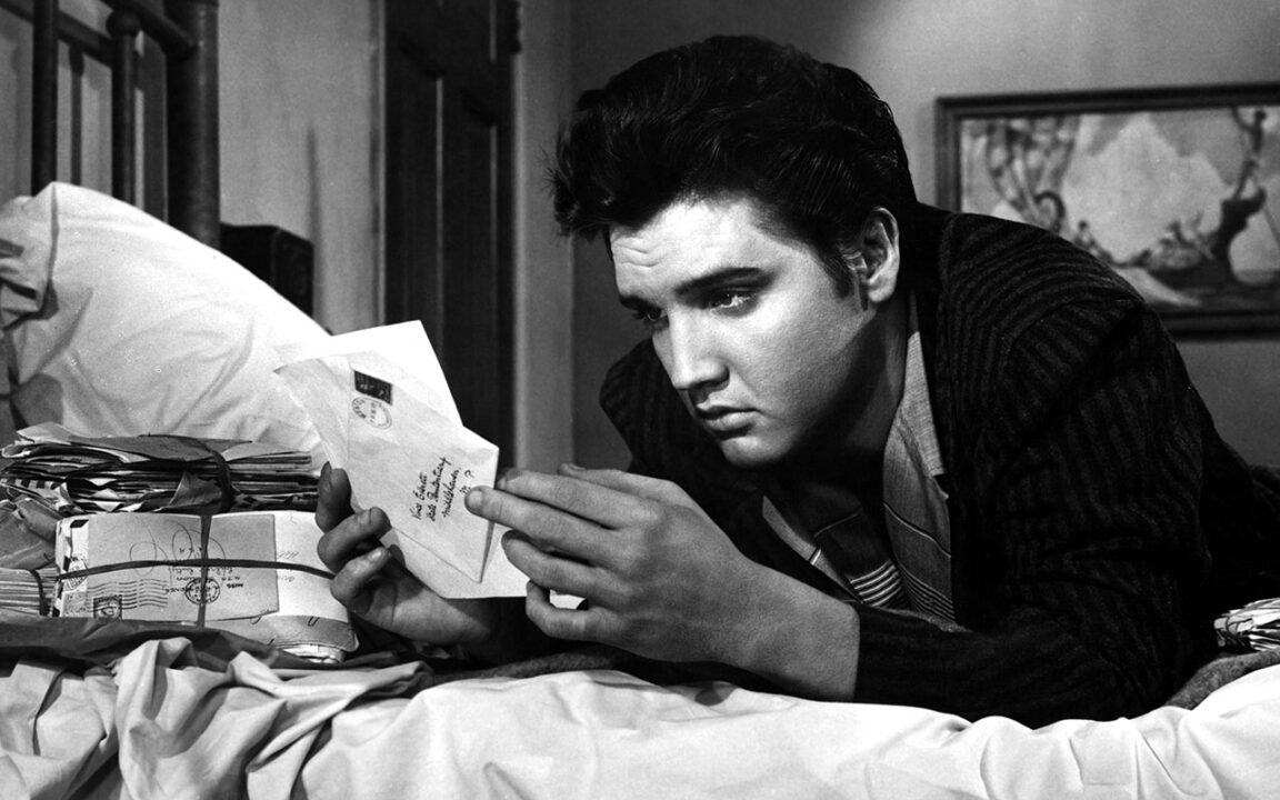 Elvis, Jailhouse Rock, 1957, reading fan mail
