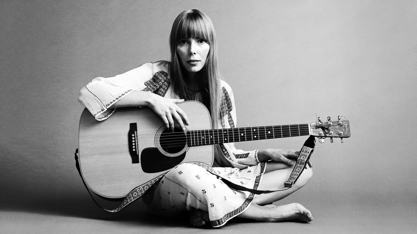 The Many Loves & Marriages of Folk Singer Joni Mitchell