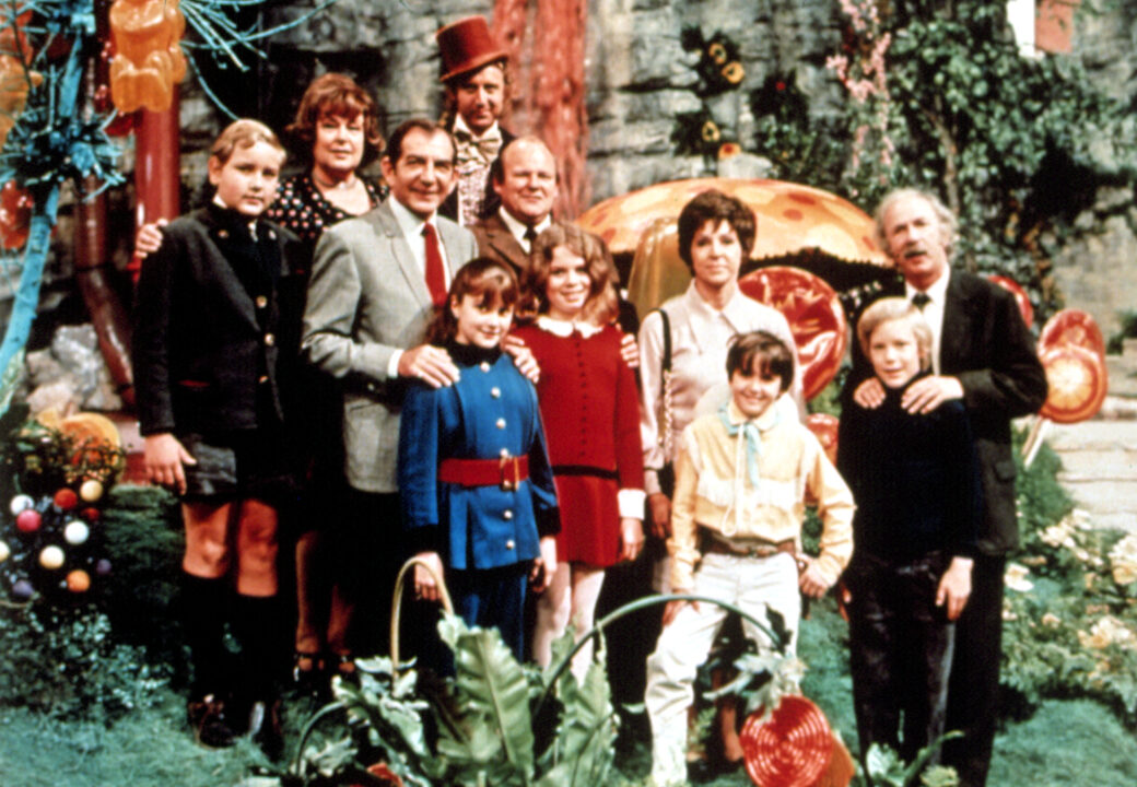 Willy Wonka and the Chocolate Factory (Back Row L-R), Michael Bollner, Ursula Reit, Leonard Stone, Gene Wilder, Roy Kinnear, (Front Row L-R), Denise Nickerson, Julie Dawn Cole, Nora Denney, Paris Themmen, Peter Ostrum, Jack Albertson, 1971