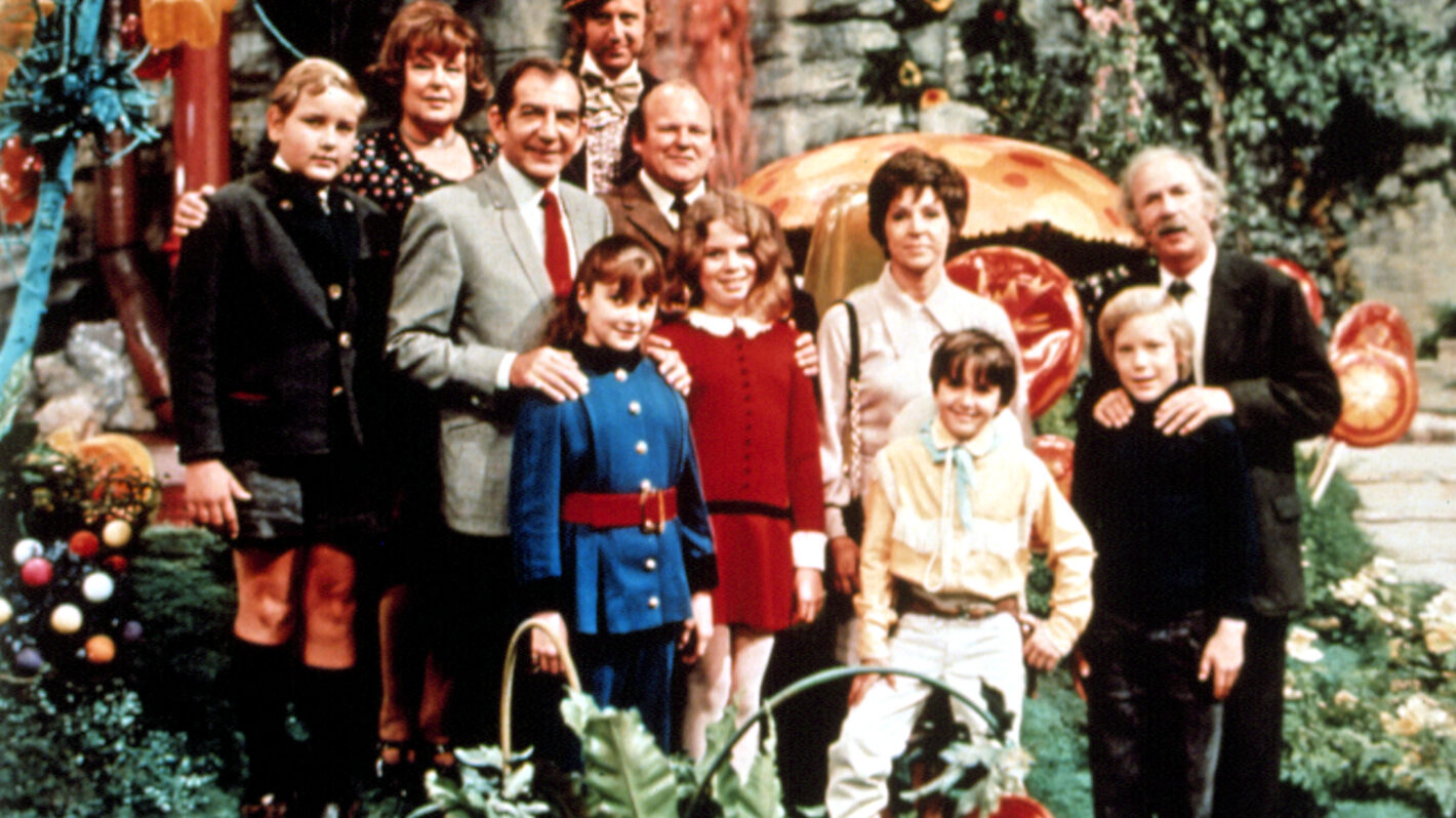 The Hollywood Show: 'Willy Wonka' Star Paris Themmen Talks About the Iconic Chocolate Room