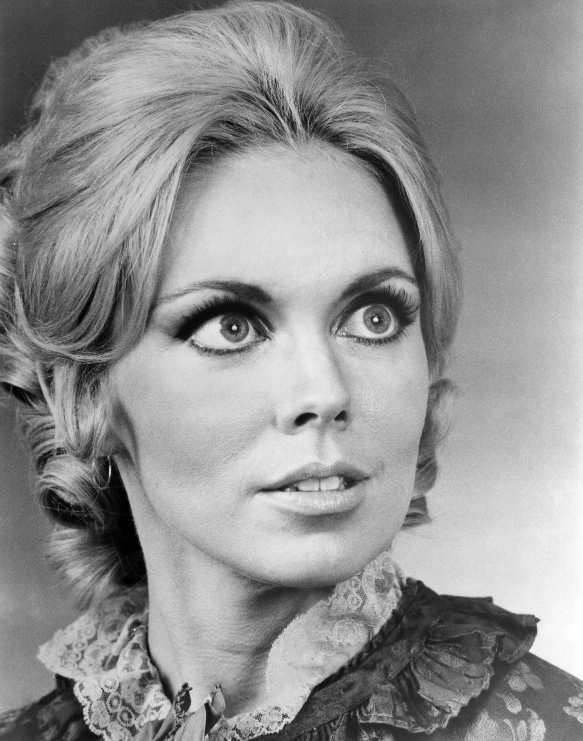 Angelique (Lara Parker), Dark Shadows.