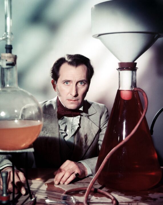THE CURSE OF FRANKENSTEIN, Peter Cushing, 1957 COFR 010CP(35452)