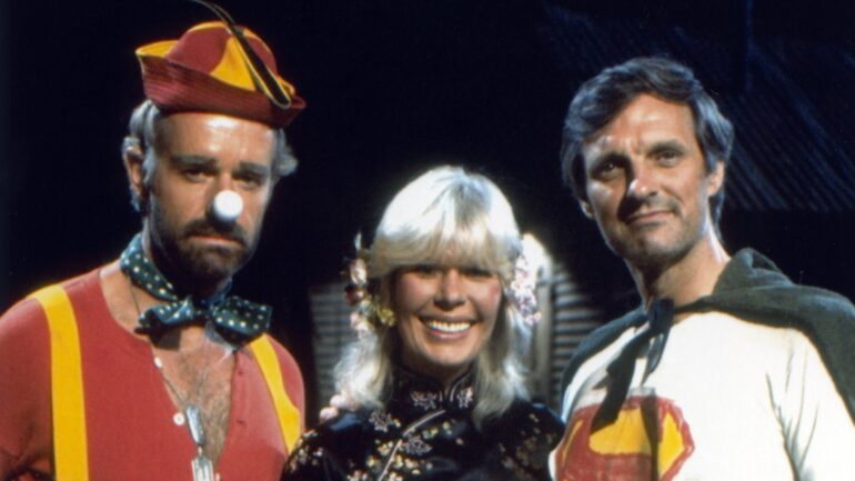 MASH, (aka M*A*S*H*), from left: Mike Farrell, Loretta Swit, Alan Alda, 'Trick or Treatment', season 11, ep. 2, aired 11/1/1982