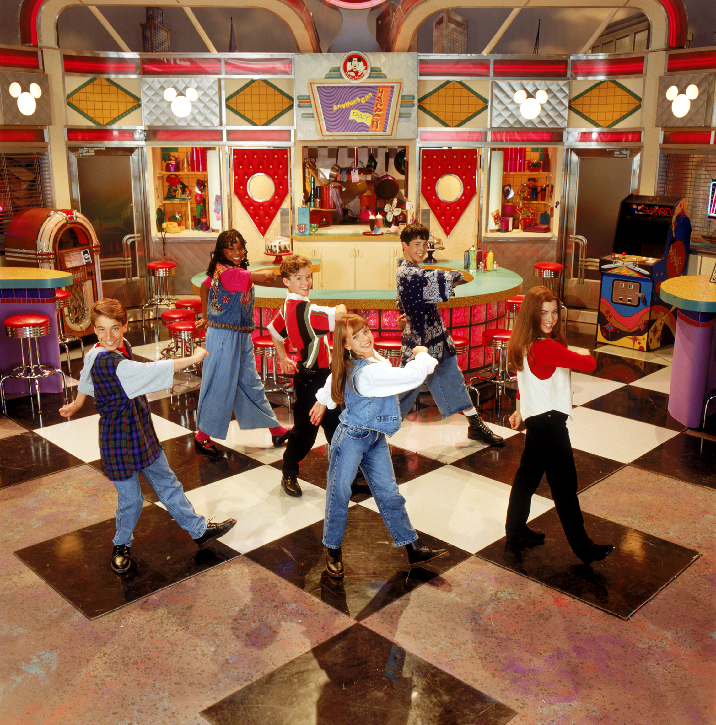 THE ALL NEW MICKEY MOUSE CLUB (aka MMC), from left: T.J. Fantini, name unknown, Justin Timberlake, Britney Spears, name unknown, Ilana Miller. 1989-94.