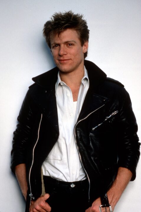 NEW YORK - DECEMBER 31: Canadian singer and songwriter Bryan Adams poses for a portrait at Le Parker Meridien Hotel on December 31, 1984 in New York City, New York. 