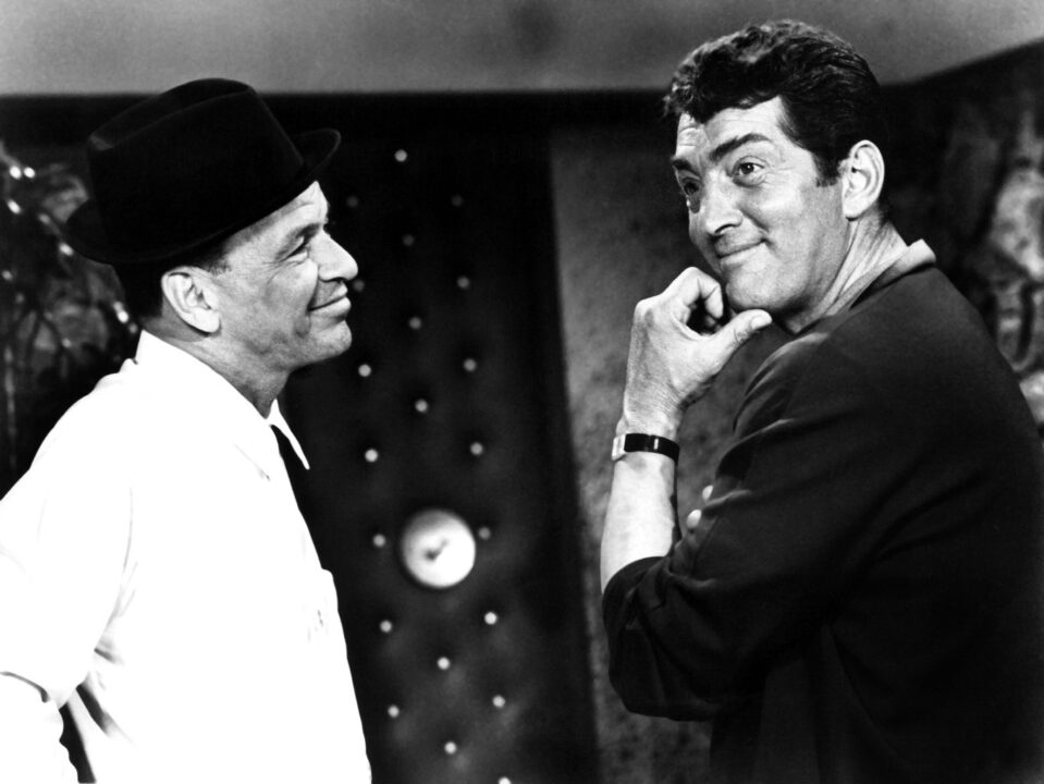 MARRIAGE ON THE ROCKS, Frank Sinatra, Dean Martin, 1965, smirk