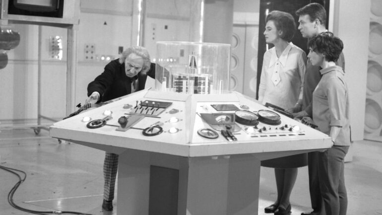 DOCTOR WHO, from left: William Hartnell, Jacqueline Hill, William Russell, Carole Ann Ford, (1963), 1963-89.