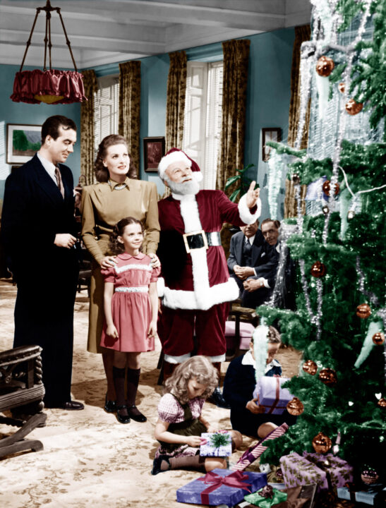 MIRACLE ON 34TH STREET, from left: John Payne, Maureen O'Hara, Natalie Wood, Edmund Gwenn, 1947
