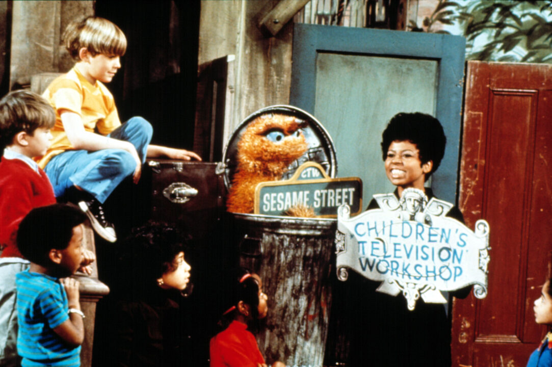 SESAME STREET, Loretta Long (as Susan), Oscar the Grouch and kids, 1969-