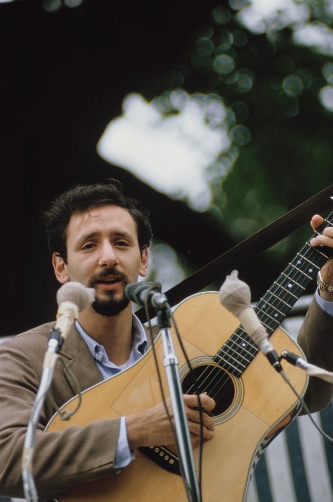 Peter Yarrow of Peter, Paul & Mary, Known for “Puff the Magic Dragon,” Dies at 86