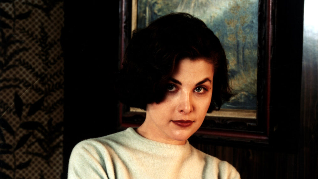 ‘Twin Peaks’ Star Sherilyn Fenn on Work and Friendship With David Lynch (Exclusive)