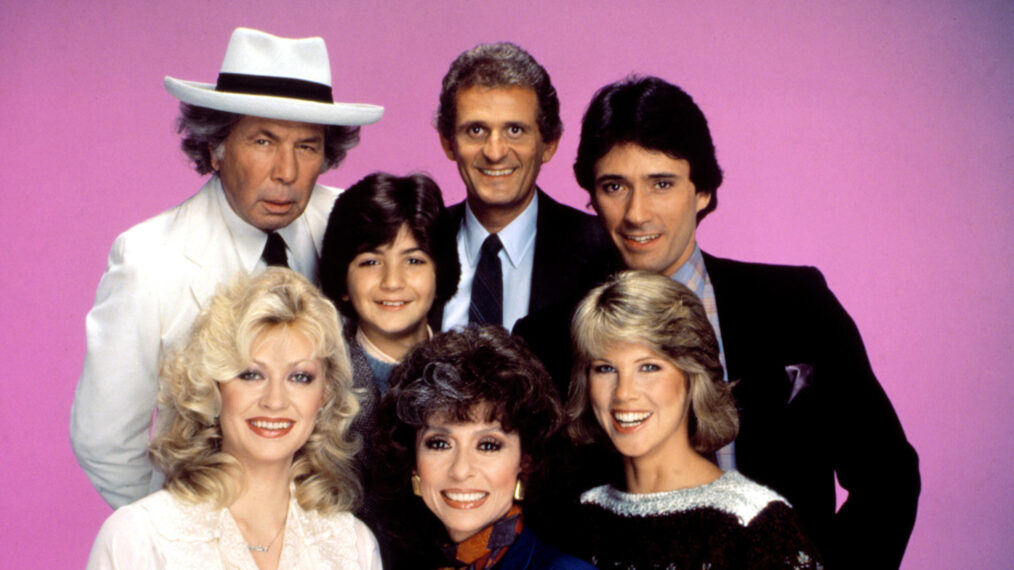 9 TO 5, (back, l to r): Producer James Komack , Tony La Torra, Peter Bonerz, George Del Hoyo, (front, l to r): Rachel Dennison, Rita Moreno, Leah Ayres, 1982-83