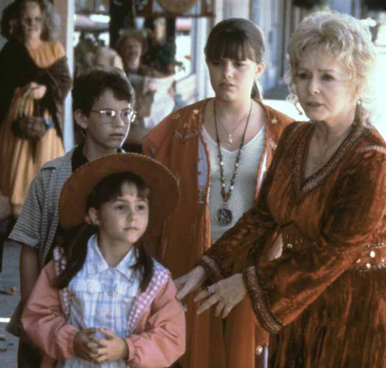 HALLOWEENTOWN, (from left): Joey Zimmerman, Emily Roeske, Kimberly J. Brown, Debbie Reynolds, 1998