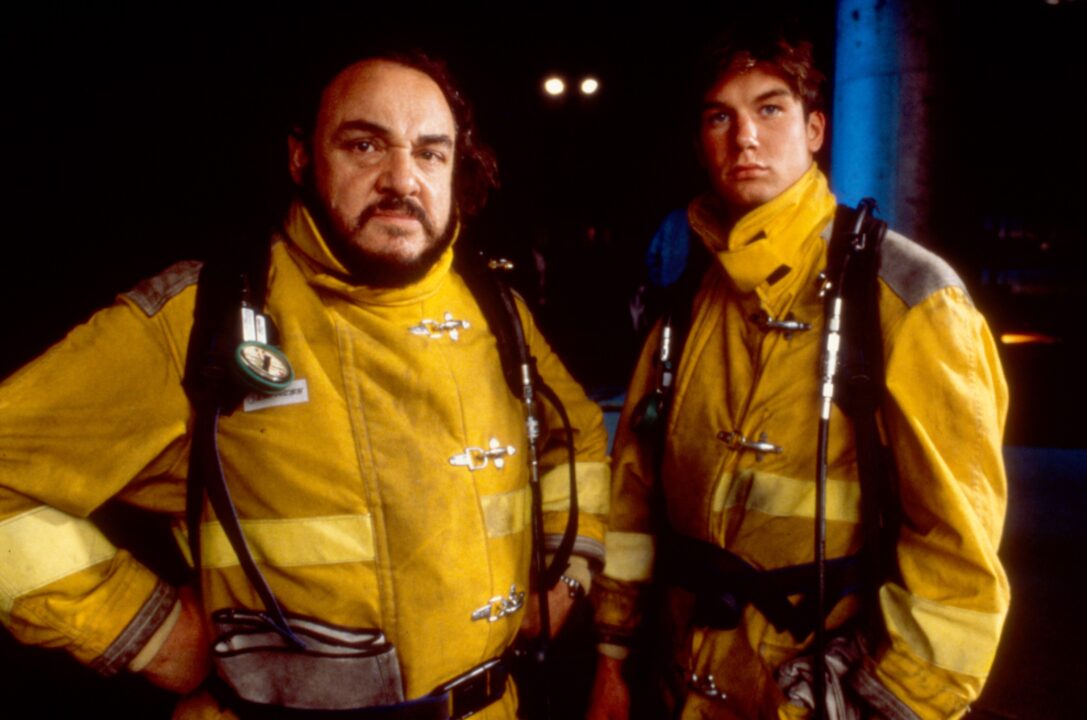 SLIDERS, John Rhys-Davies, Jerry O'Connell, "The Fire Within,' (Season 3, Episode 8, aired Nov 15, 1996), 1995-2000.