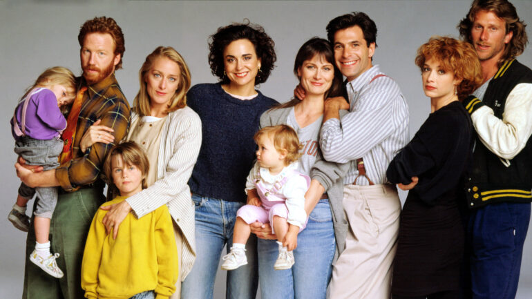 THIRTYSOMETHING, (L-R), Rachel Nagler, Timothy Busfield, Patricia Wettig, Jason Nagler, Polly Draper, Mel Harris, Brittany Craven, Ken Olin, Melanie Mayron, Peter Horton, 1988.