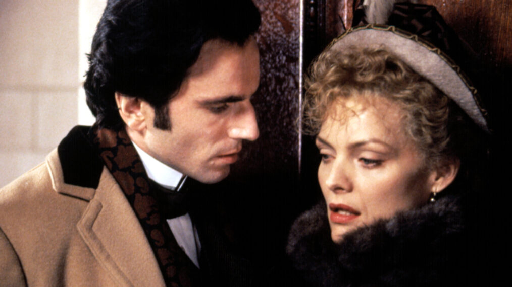 THE AGE OF INNOCENCE, Daniel Day-Lewis, Michelle Pfeiffer, 1993.