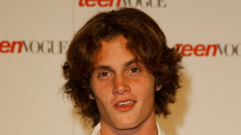 BEVERLY HILLS, CA - SEPTEMBER 5: Actor Penn Badgley arrives at the Teen Vogue party celebrating the magazine's first annual