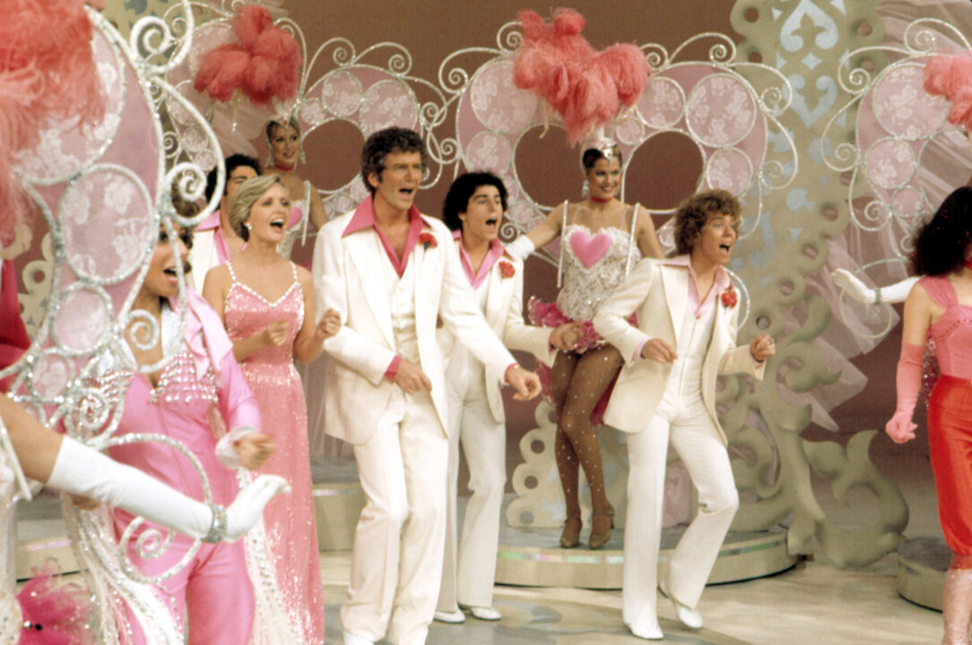 THE BRADY BUNCH HOUR, Florence Henderson, Robert Reed, Christopher Knight, Mike Lookinland, 1977