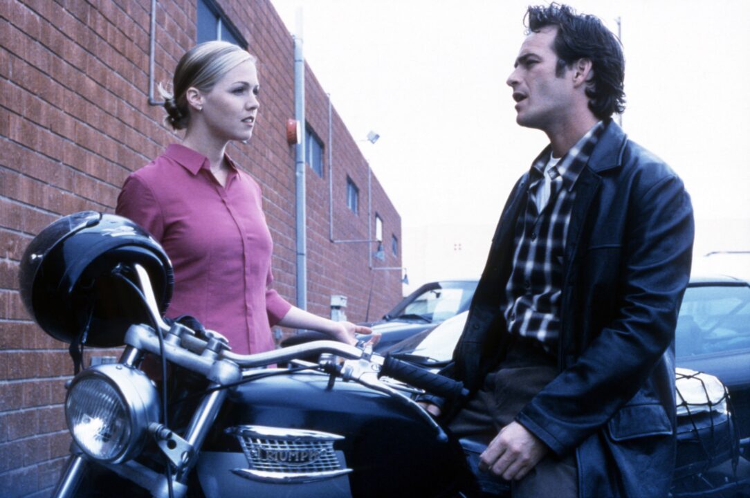 BEVERLY HILLS, 90210, from left: Luke Perry, Jennie Garth, 1990-2000.