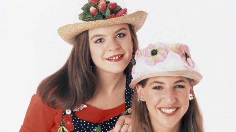 BLOSSOM, from left: Jenna Van Oy, Mayim Bialik, 1990-1995.