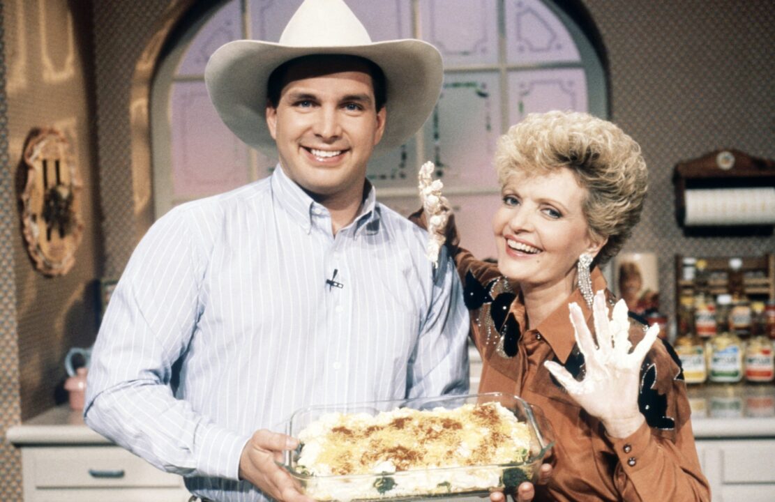 COUNTRY KITCHEN, (aka FLORENCE HENDERSON'S COUNTRY KITCHEN), Garth Brooks, Florence Henderson, (1990), 1985-1994.