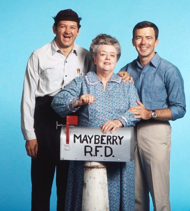 MAYBERRY R.F.D., from left: George Lindsey, Frances Bavier, Ken Berry, (Season 1, 1968), 1968-71. photo: Gene Trindl