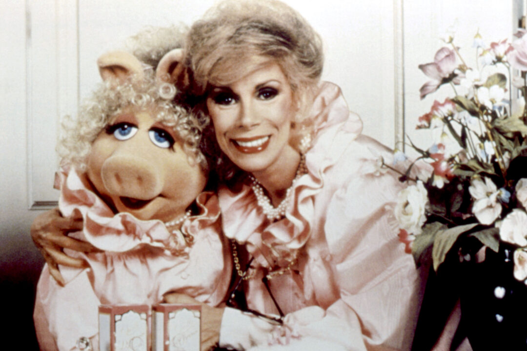THE MUPPETS TAKE MANHATTAN, Miss Piggy, Joan Rivers, 1984