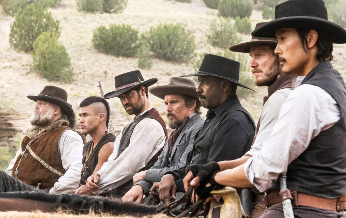 THE MAGNIFICENT SEVEN, from left: Vincent D'Onofrio, Martin Sensmeier, Manuel Garcia-Rulfo, Ethan Hawke, Denzel Washington, Chris Pratt, Byung-hun LEE, 2016. ph: