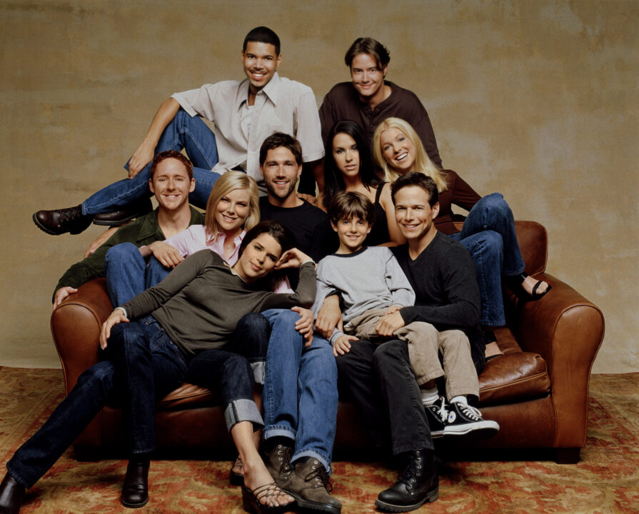 PARTY OF FIVE, top row, from left: Wilson Cruz, Jeremy London, middle row: Scott Grimes, Paula Devicq, Matthew Fox, Lacey Chabert, Jennifer Aspen, front row: Neve Campbell, Jacob Smith, Scott Wolf, (Season 6), 1994-2000, photo