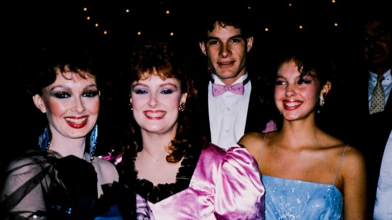 The Judd Family: Truth Be Told (L to R) Naomi Judd, Wynonna Judd and Ashley Judd