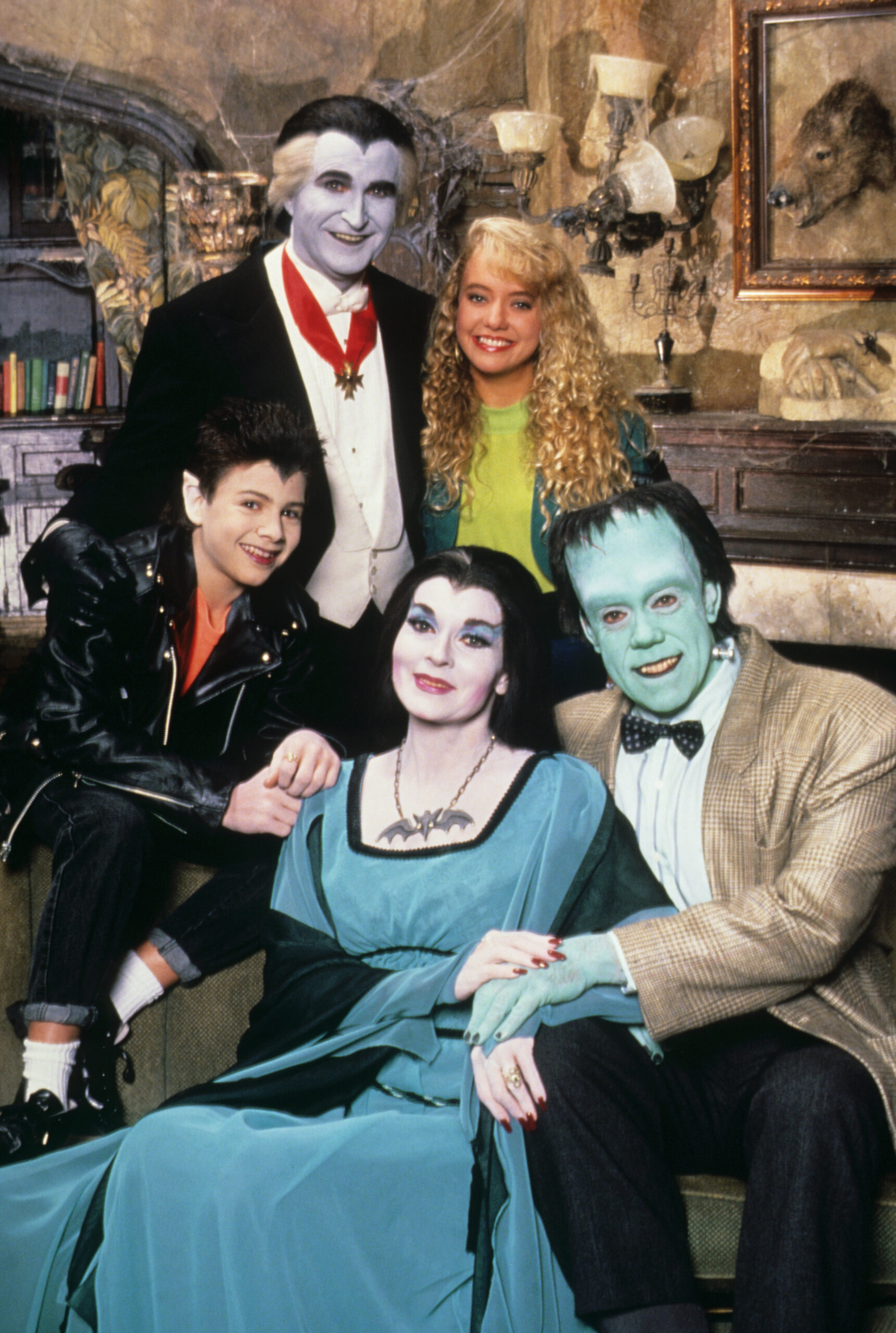 THE MUNSTERS TODAY, (clockwise from top left): Howard Morton, Hilary Van Dyke, John Schuck, Lee Meriwether, Jason Marsden, (1989), 1987-91.