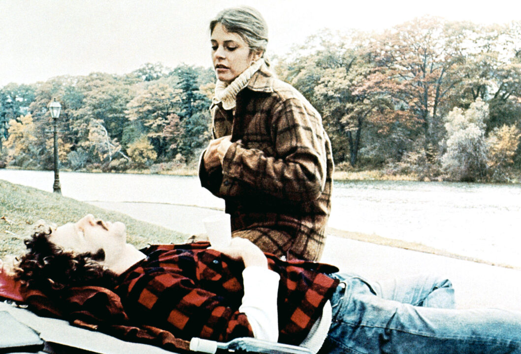 THE PAPER CHASE, Timothy Bottoms (on ground), Lindsay Wagner, 1973, TM & Copyright © 20th Century Fox Film Corp./courtesy Everett Collection