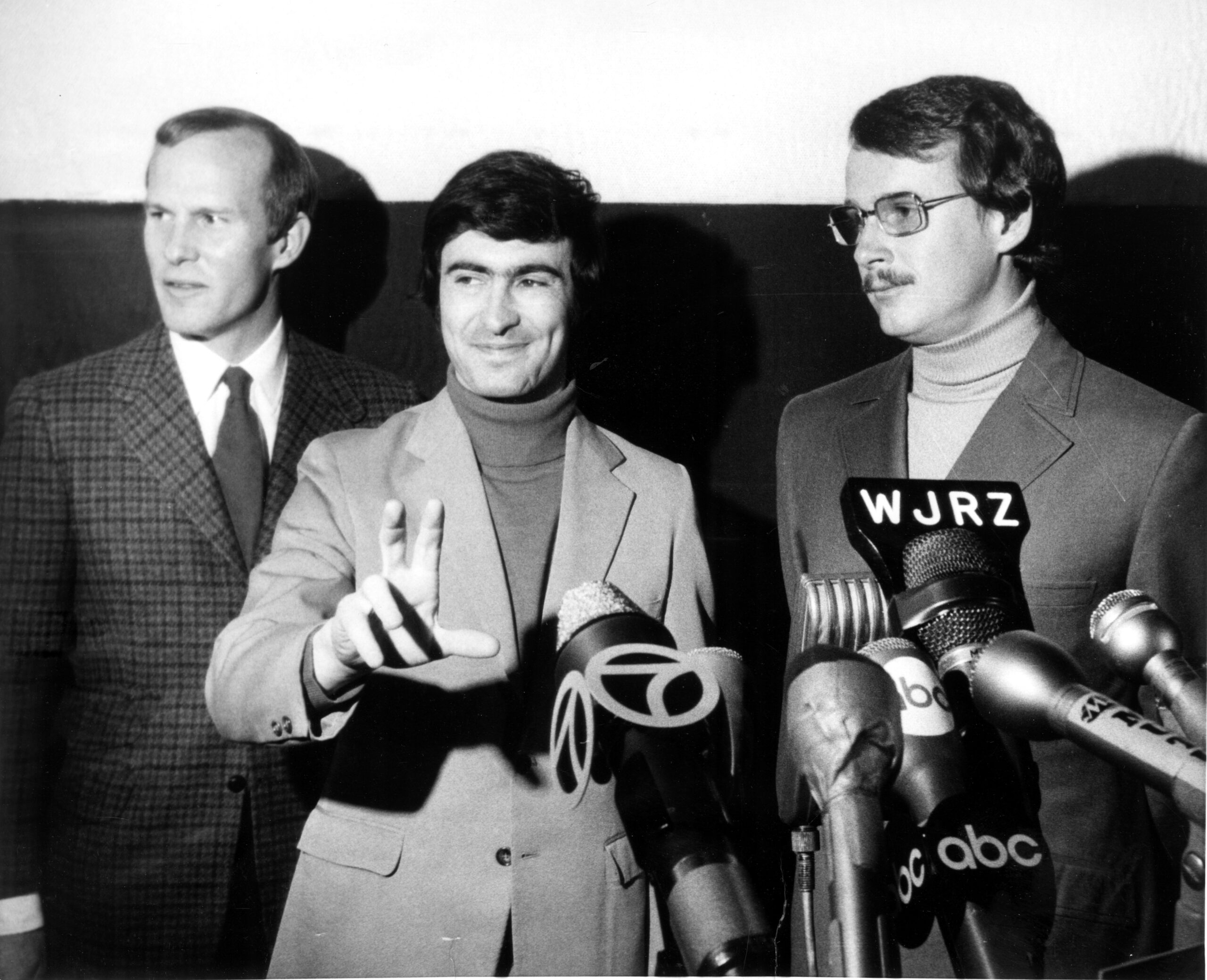 Tom Smothers, David Steinberg, Dick Smothers, at a New York press conference regarding the cancellation of THE SMOTHERS BROTHERS COMEDY HOUR, April 7, 1969