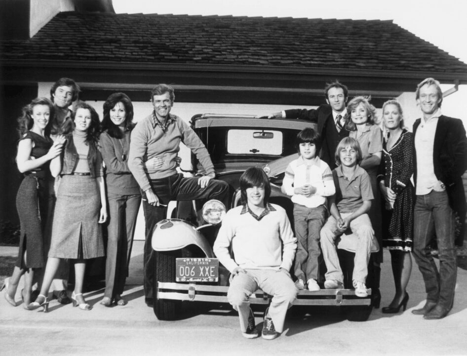 KNOTS LANDING, l-r: Kim Lankford, James Houghton, Claudia Lonow, Michele Lee, Don Murray, Steve Shaw, Justin Dana, Pat Petersen, John Pleshette, Connie McCashin, Joan Van Ark, Ted Shackelford, 1979-93.